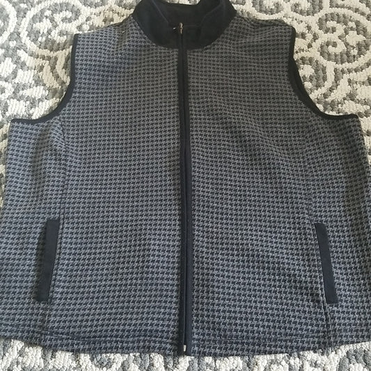 Traditions Raised Houndstooth Zipper Vest