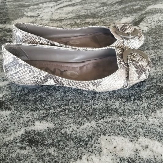 DKNYC ❤Stella Light Grey Flat ❤ Sz 6.5