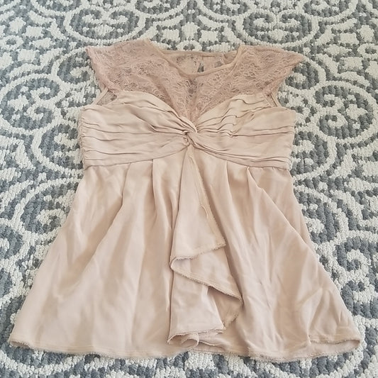 BCBGMAXAZRIA❤ Lace and Soft Silk❤ Top Sz 10