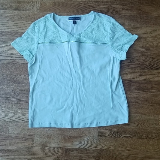 (L) Karen Scott Mint Colored T-Shirt 🤩 Lace Accents