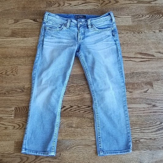 (28W) Silver Jeans Co. Aiko Light Wash Low Capris ❤ GORGEOUS