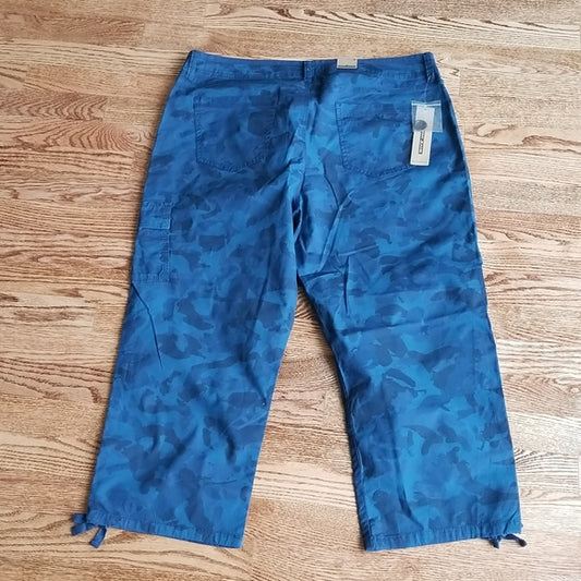 (16) NWT DKNY Jeans Blue Camouflage Print Capris ❤ Outdoor ❤