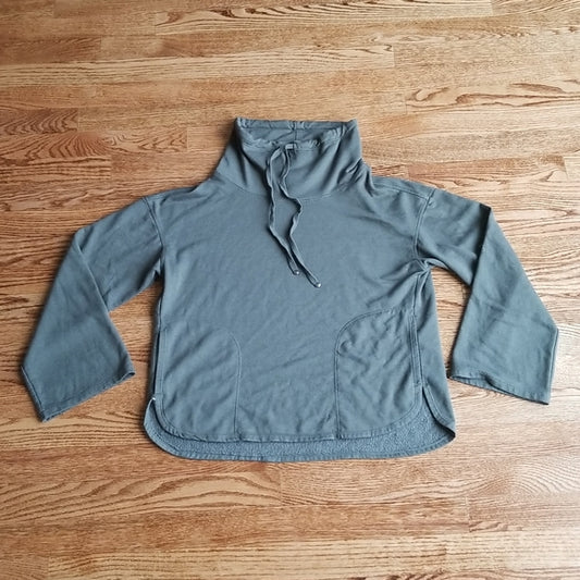 (S) Max Studio Pale Green Ultra Soft Rayon Blend Wide Sleeve  Sweater 🥰