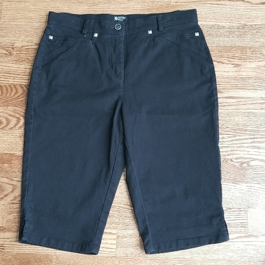 (4) Haggar Clothing Petite Classic Black Cotton Blend Shorts