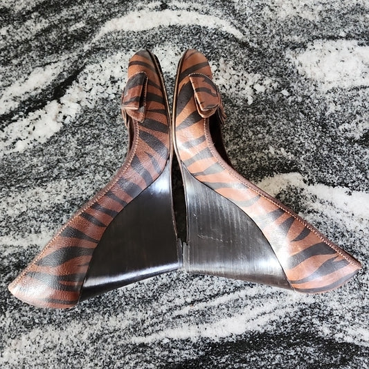 (EU39) MOSCHINO Cheap and Chic Tiger Print Wedge Heels Bow Accent