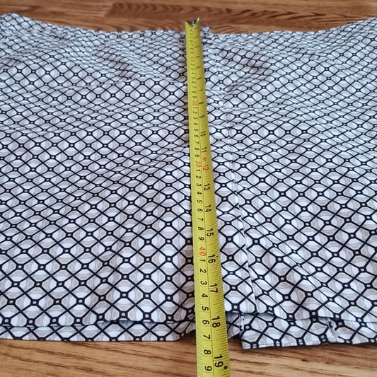 (16) Geometric Patterned Skort with Front Pockets