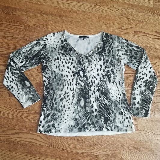 (XL) Jones Studio Animal Print Thick Cozy Long Sleeve Top Winter Warm V Neck