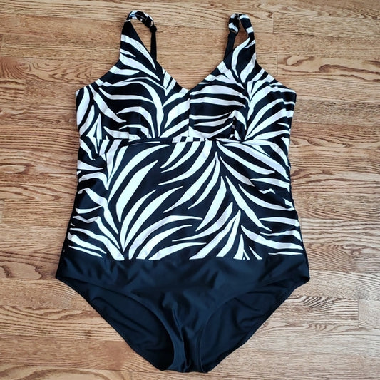 (24W) Krista Swimsuit Zebra Print Classic Vavation Summer Swimming Beach Lake