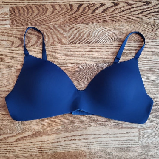 (36C) Victoria's Secret Soft Comfortable Wireless Seamless Look Bra Everyday