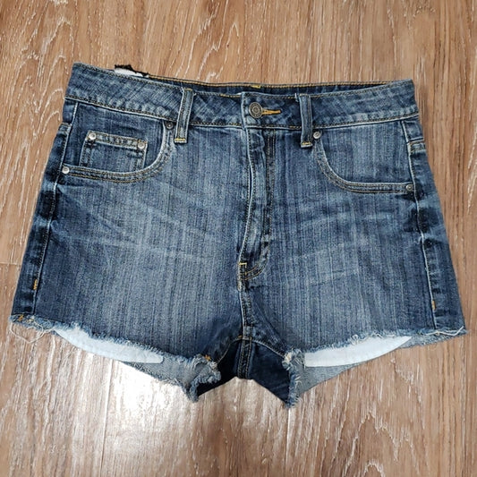 (27) Aritzia Talula High Rise Denim Shorts Vacation California Summer Raw Hems