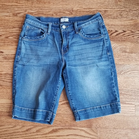 (4) Levi's The Original Jean 515™️ Bermuda Denim Shorts Vacation Classic