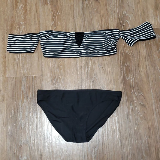 (L) Striped Matching Two Piece Bikini Set Cold Shoulder Bandeau Swimwear Pool