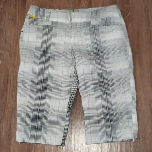 (4) Lolë Quick Dry Water Repellent UPF 50+ Plaid Patterned Long Shorts Active