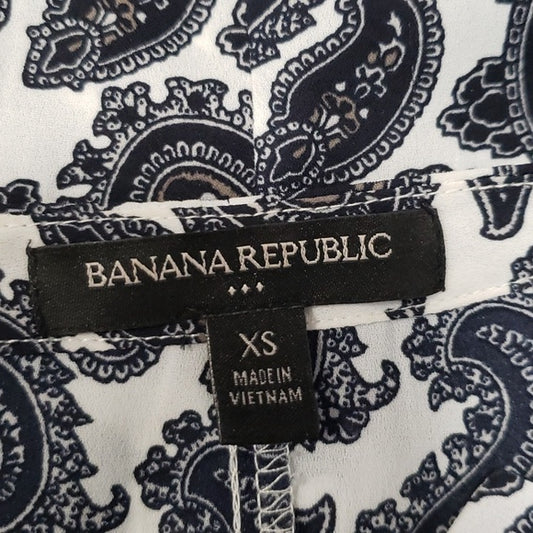 (XS) Banana Republic Paisley Print Ruffle Blouse Lightweight Casual V Neck