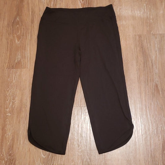 (M) Tuff Athletics Made in Canada Capris Activewear Cropped Yoga Athletic
