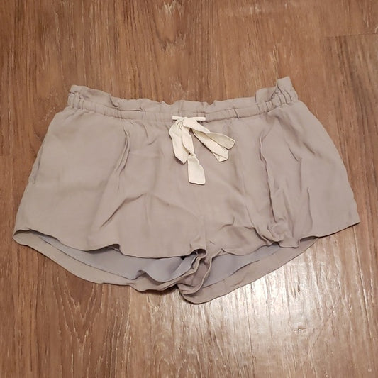 (M) Aritzia Wilfred Allant Shorts With Pockets Tie Waist Neutral Relaxed Fit