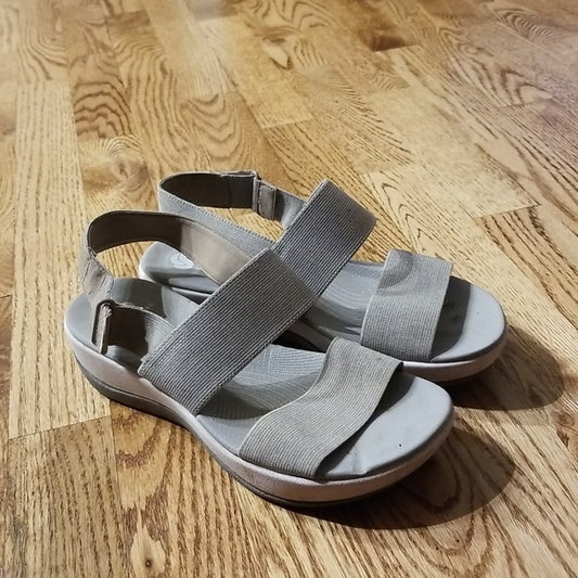 (6) Cloudsteppers by Clarks Soft Cushion Comfort Platform Sandals Vacation