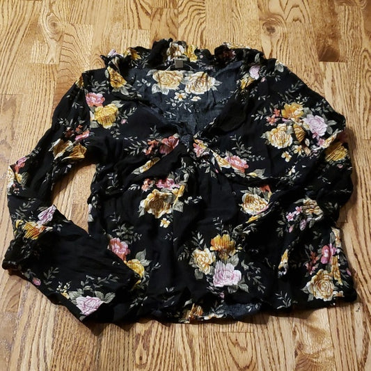 (M) AEO American Eagle Outfitters 100% Viscose Ruffle Dainty Floral Dainty
